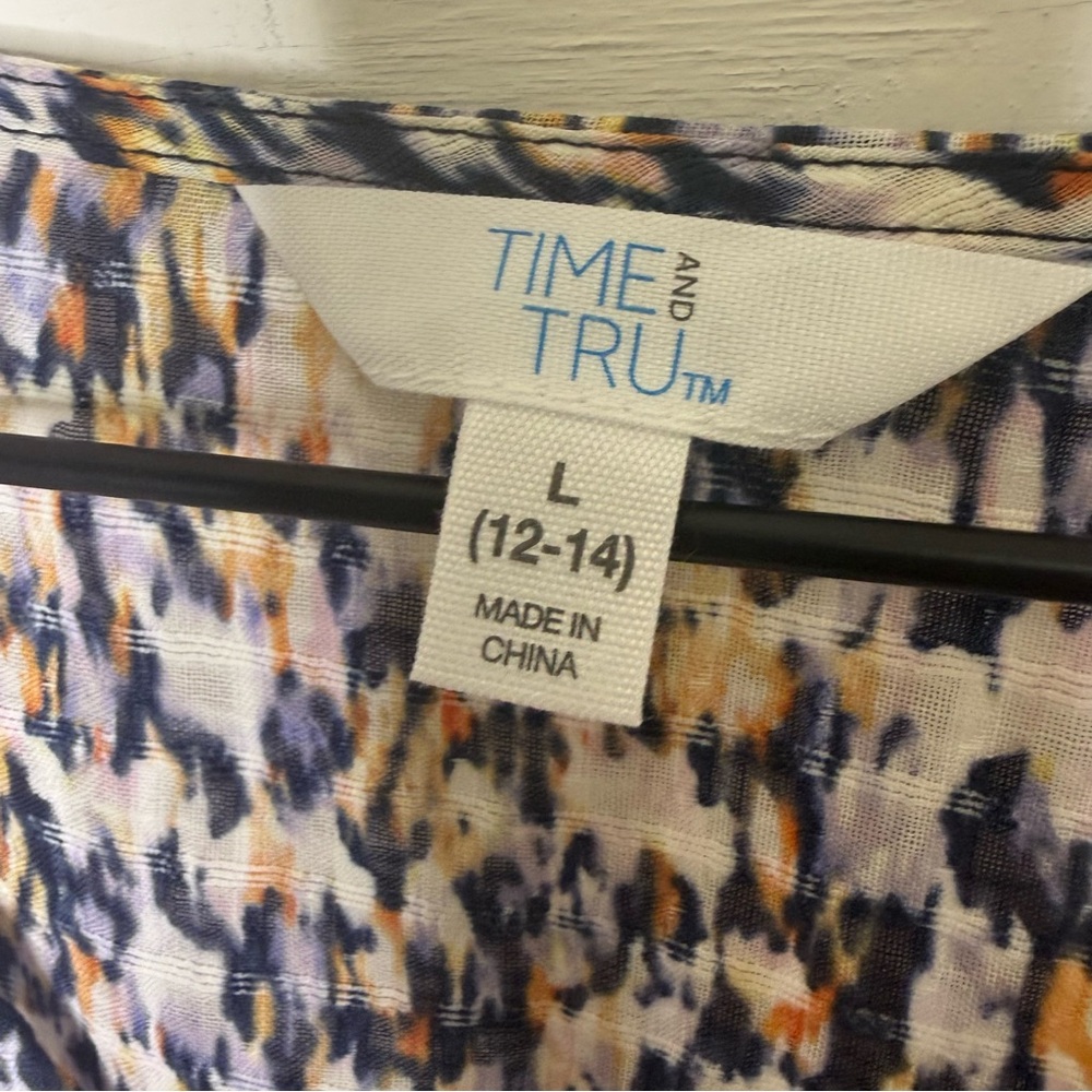 Time and Tru • Women's Abstract Print Smocked Blouse Size Large - Picture 2 of 5